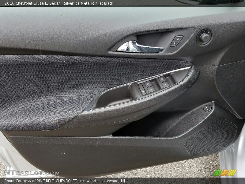 Silver Ice Metallic / Jet Black 2016 Chevrolet Cruze LS Sedan