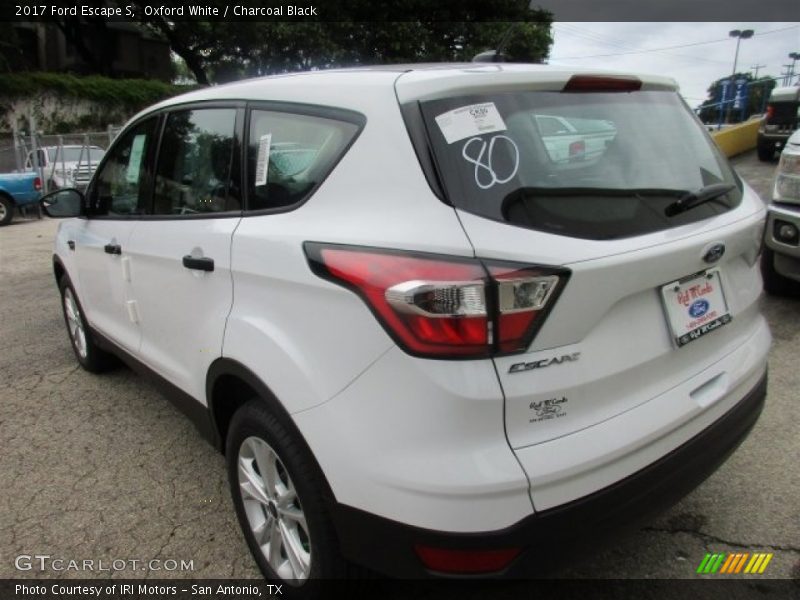 Oxford White / Charcoal Black 2017 Ford Escape S
