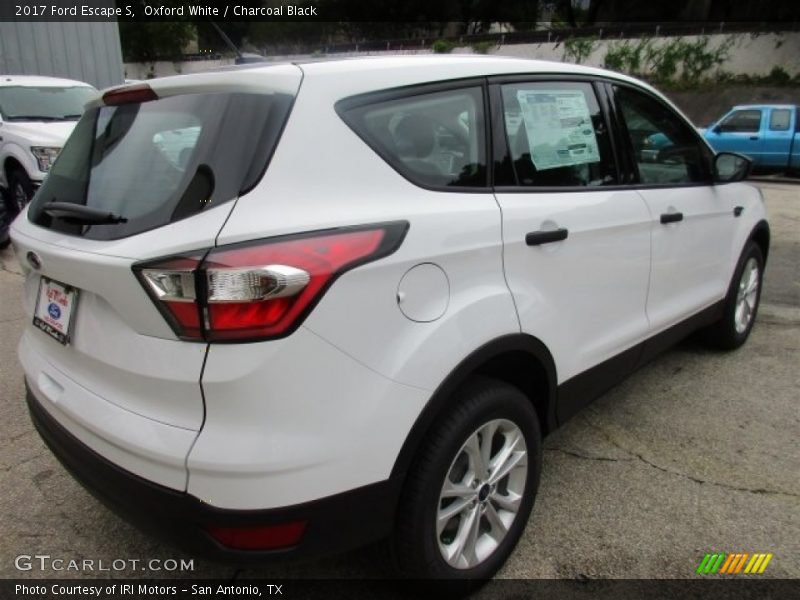 Oxford White / Charcoal Black 2017 Ford Escape S