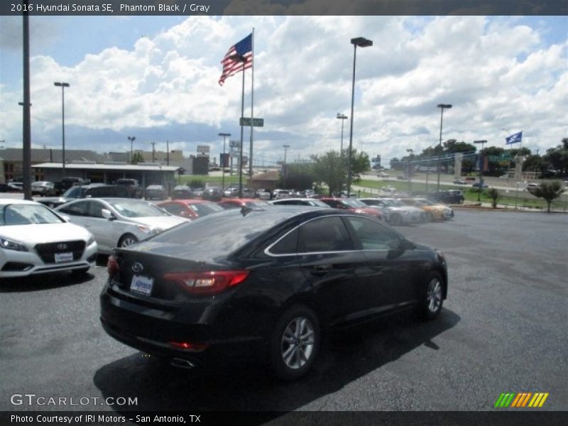 Phantom Black / Gray 2016 Hyundai Sonata SE