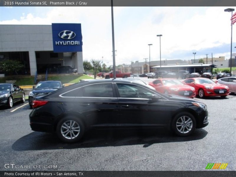 Phantom Black / Gray 2016 Hyundai Sonata SE