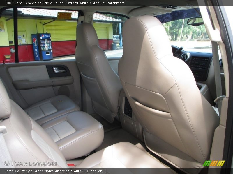 Oxford White / Medium Parchment 2005 Ford Expedition Eddie Bauer