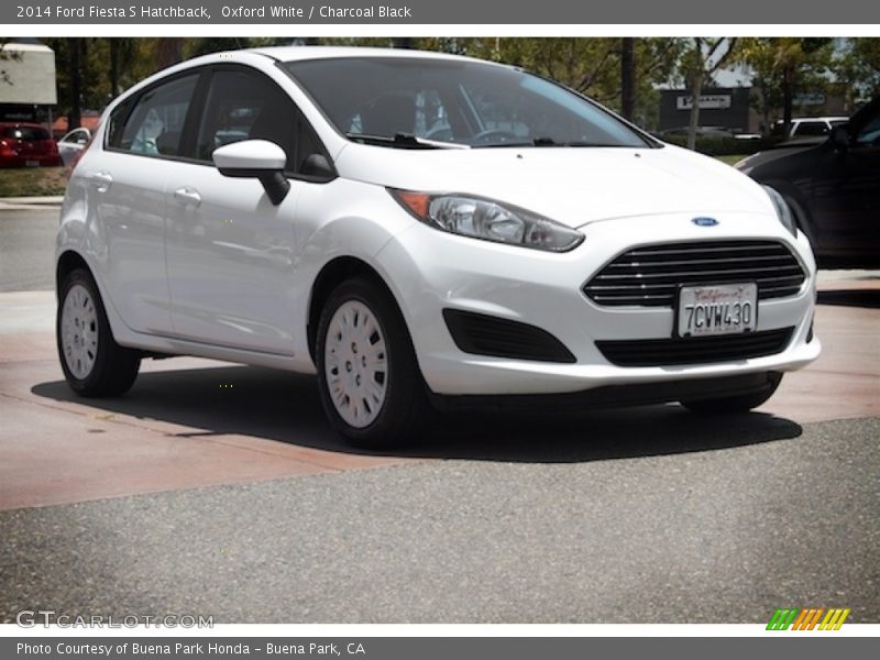 Oxford White / Charcoal Black 2014 Ford Fiesta S Hatchback