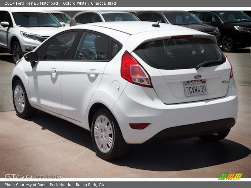 Oxford White / Charcoal Black 2014 Ford Fiesta S Hatchback