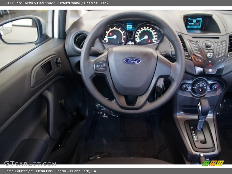Oxford White / Charcoal Black 2014 Ford Fiesta S Hatchback