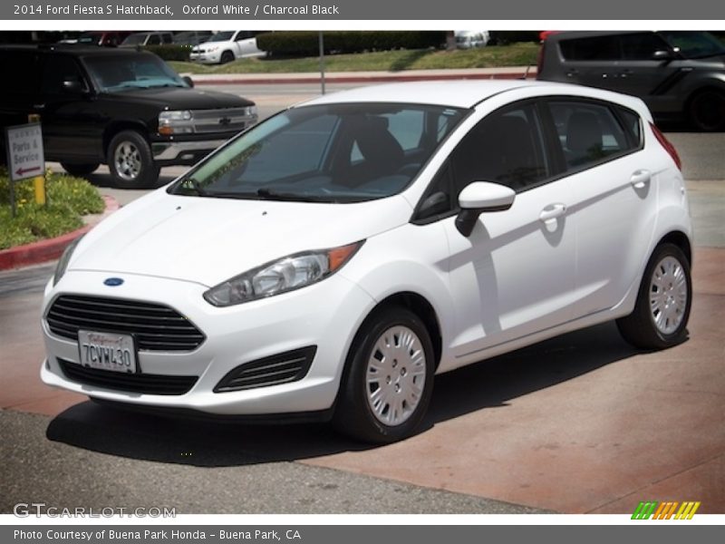 Oxford White / Charcoal Black 2014 Ford Fiesta S Hatchback
