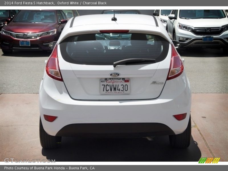 Oxford White / Charcoal Black 2014 Ford Fiesta S Hatchback