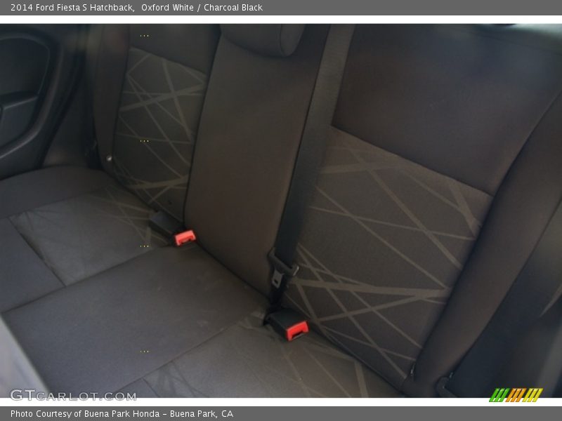 Oxford White / Charcoal Black 2014 Ford Fiesta S Hatchback