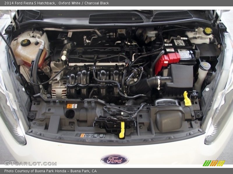 Oxford White / Charcoal Black 2014 Ford Fiesta S Hatchback