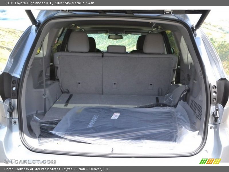 Silver Sky Metallic / Ash 2016 Toyota Highlander XLE