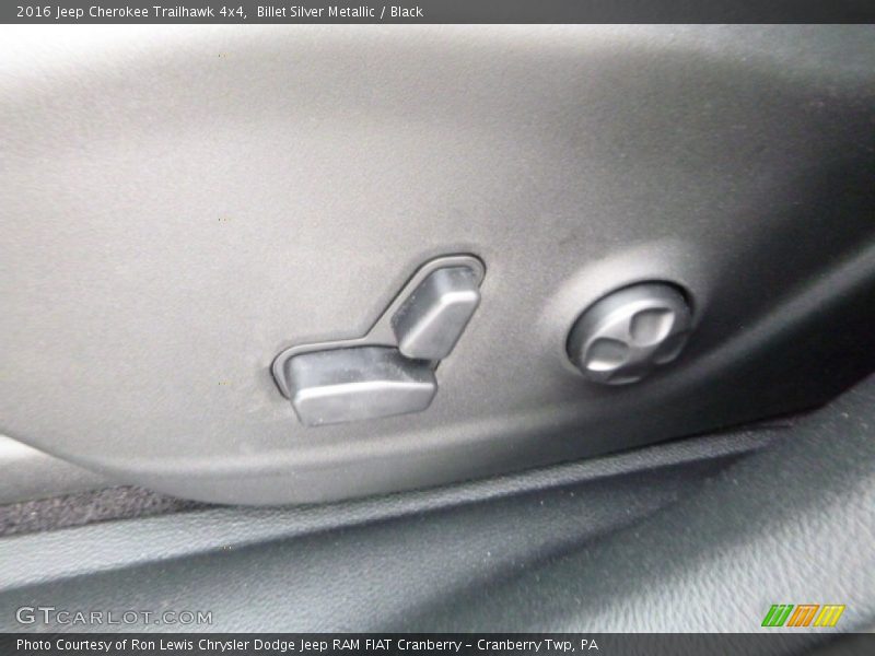 Billet Silver Metallic / Black 2016 Jeep Cherokee Trailhawk 4x4