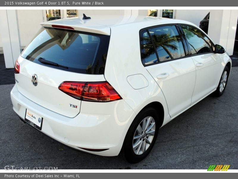 Pure White / Black 2015 Volkswagen Golf 4 Door 1.8T S
