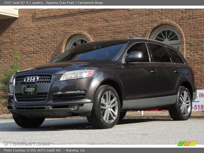 Front 3/4 View of 2007 Q7 4.2 quattro