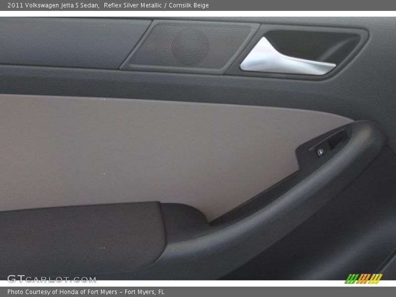 Reflex Silver Metallic / Cornsilk Beige 2011 Volkswagen Jetta S Sedan