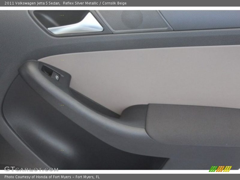 Reflex Silver Metallic / Cornsilk Beige 2011 Volkswagen Jetta S Sedan