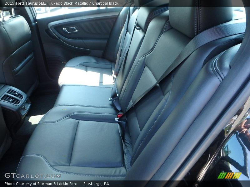 Tuxedo Black Metallic / Charcoal Black 2015 Ford Taurus SEL