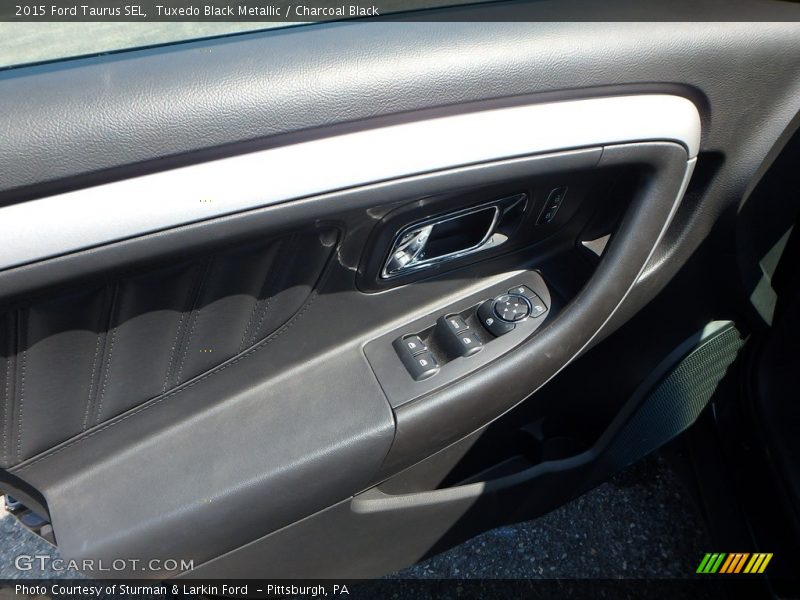 Tuxedo Black Metallic / Charcoal Black 2015 Ford Taurus SEL