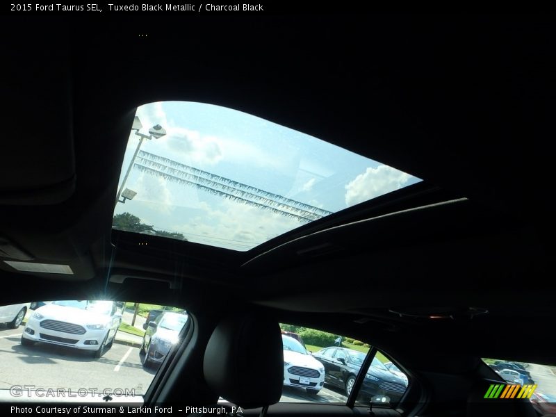 Tuxedo Black Metallic / Charcoal Black 2015 Ford Taurus SEL