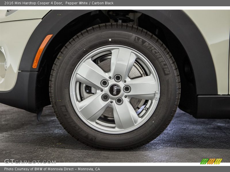 Pepper White / Carbon Black 2016 Mini Hardtop Cooper 4 Door