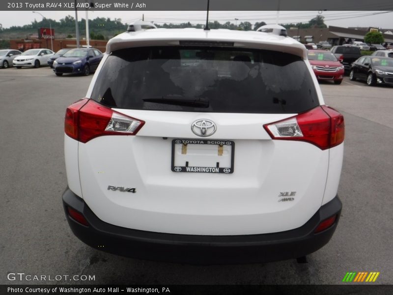 Super White / Ash 2013 Toyota RAV4 XLE AWD
