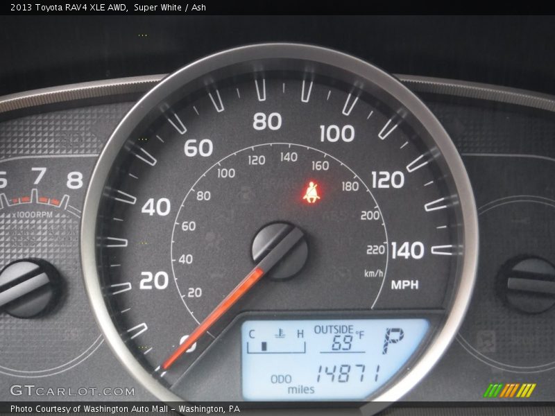 Super White / Ash 2013 Toyota RAV4 XLE AWD