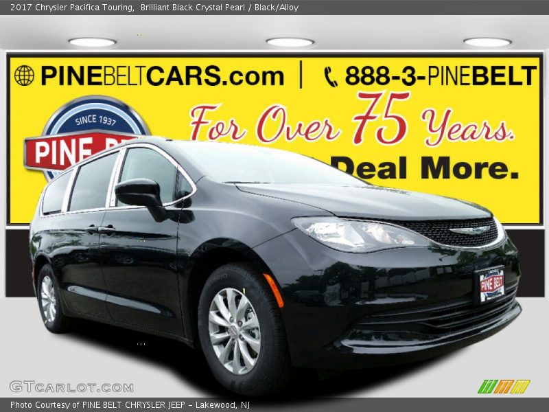 Brilliant Black Crystal Pearl / Black/Alloy 2017 Chrysler Pacifica Touring