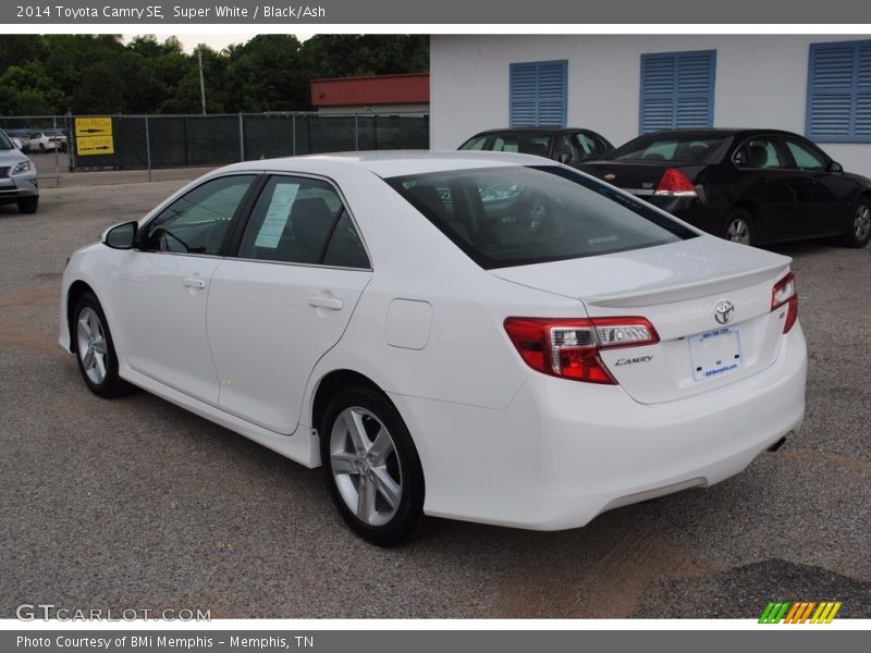 Super White / Black/Ash 2014 Toyota Camry SE
