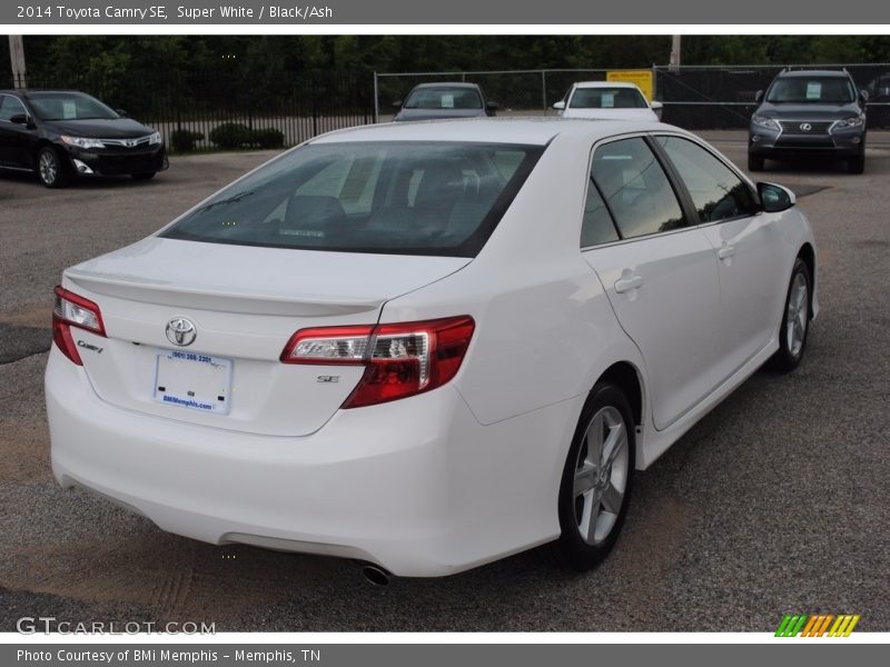 Super White / Black/Ash 2014 Toyota Camry SE