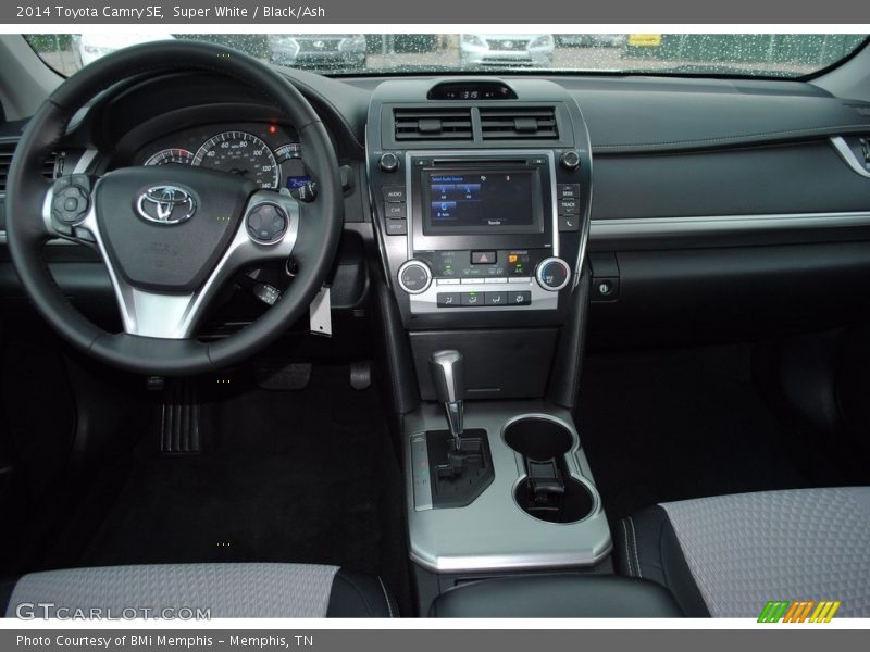 Super White / Black/Ash 2014 Toyota Camry SE
