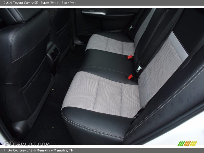 Super White / Black/Ash 2014 Toyota Camry SE