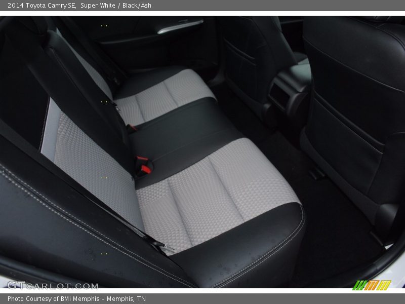 Super White / Black/Ash 2014 Toyota Camry SE