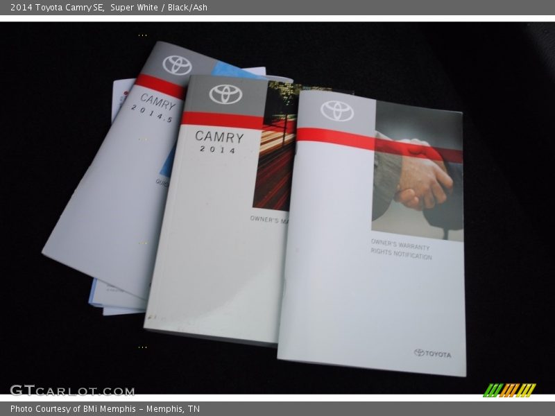 Super White / Black/Ash 2014 Toyota Camry SE