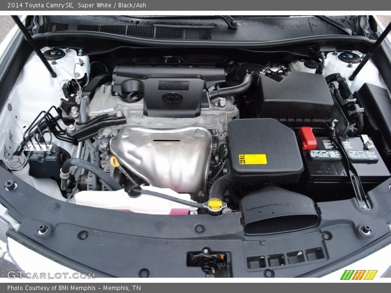 Super White / Black/Ash 2014 Toyota Camry SE