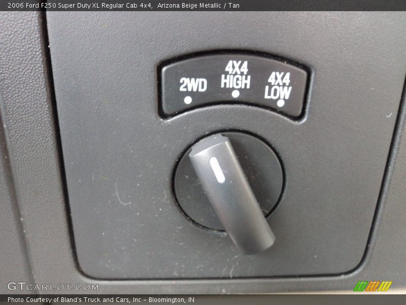 Arizona Beige Metallic / Tan 2006 Ford F250 Super Duty XL Regular Cab 4x4