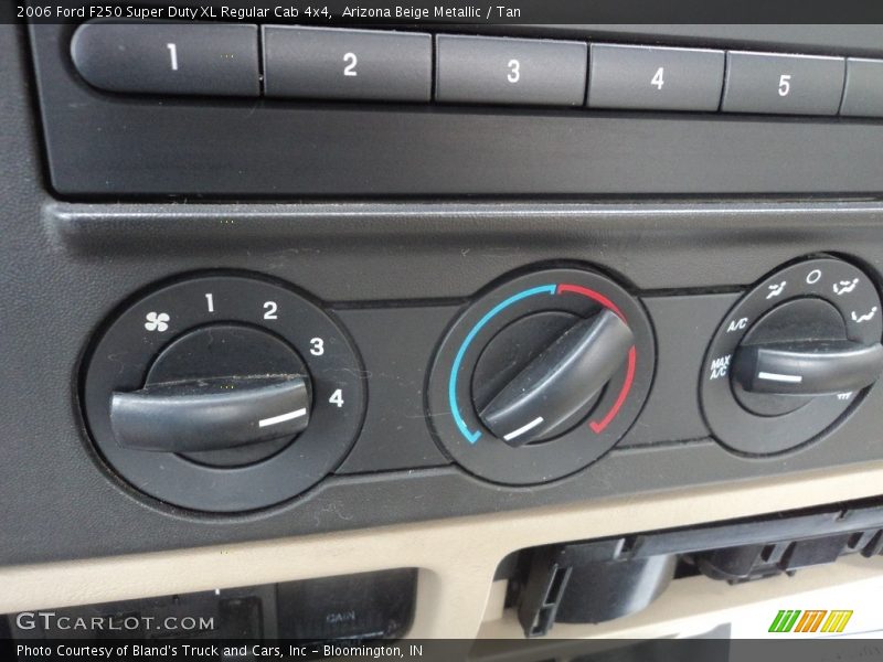 Arizona Beige Metallic / Tan 2006 Ford F250 Super Duty XL Regular Cab 4x4