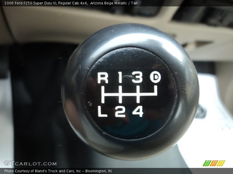 Arizona Beige Metallic / Tan 2006 Ford F250 Super Duty XL Regular Cab 4x4