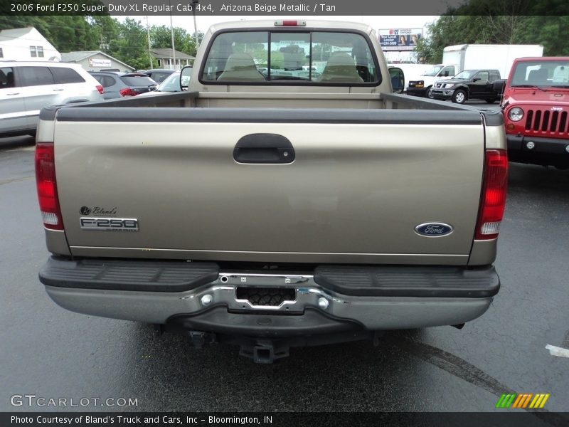 Arizona Beige Metallic / Tan 2006 Ford F250 Super Duty XL Regular Cab 4x4