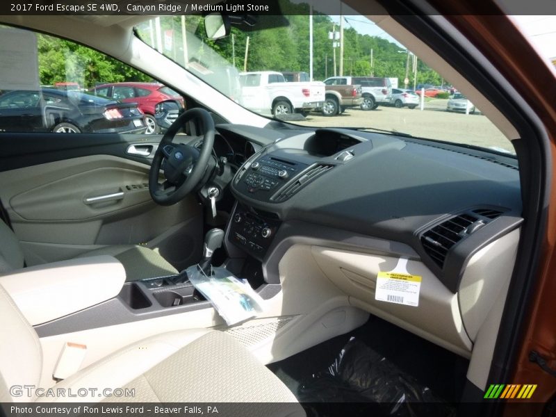 Canyon Ridge / Medium Light Stone 2017 Ford Escape SE 4WD