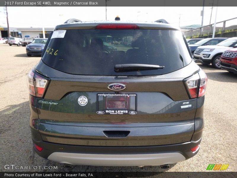 Magnetic / Charcoal Black 2017 Ford Escape SE 4WD