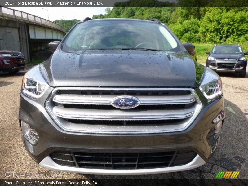 Magnetic / Charcoal Black 2017 Ford Escape SE 4WD