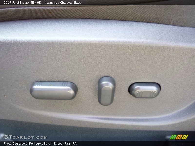 Magnetic / Charcoal Black 2017 Ford Escape SE 4WD