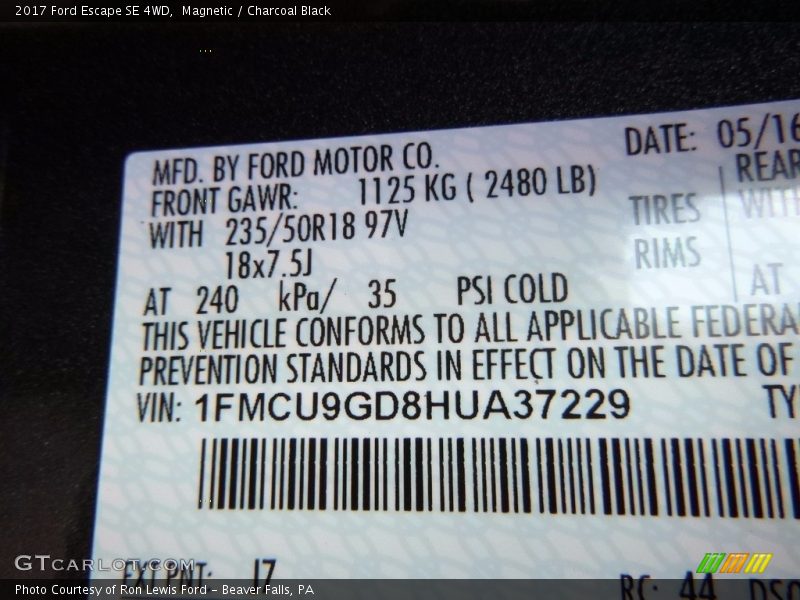 Magnetic / Charcoal Black 2017 Ford Escape SE 4WD