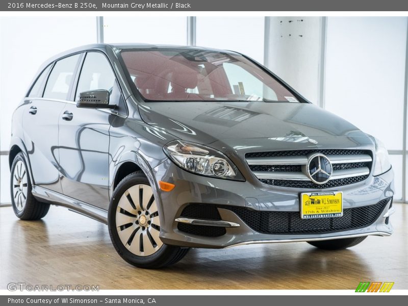 Mountain Grey Metallic / Black 2016 Mercedes-Benz B 250e