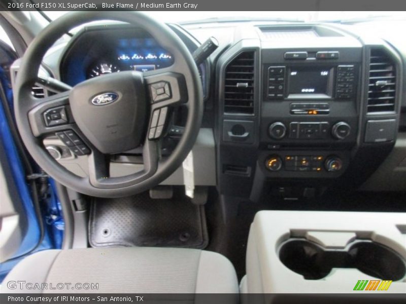 Blue Flame / Medium Earth Gray 2016 Ford F150 XL SuperCab