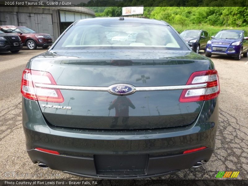 Guard / Dune 2016 Ford Taurus SE