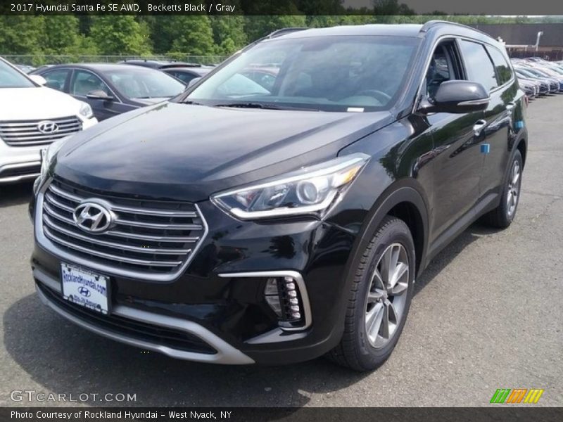Becketts Black / Gray 2017 Hyundai Santa Fe SE AWD