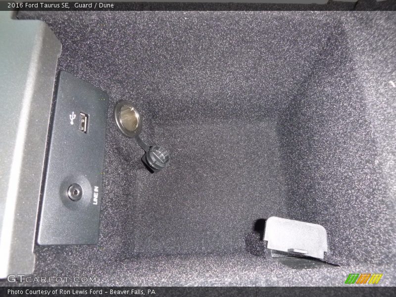 Guard / Dune 2016 Ford Taurus SE
