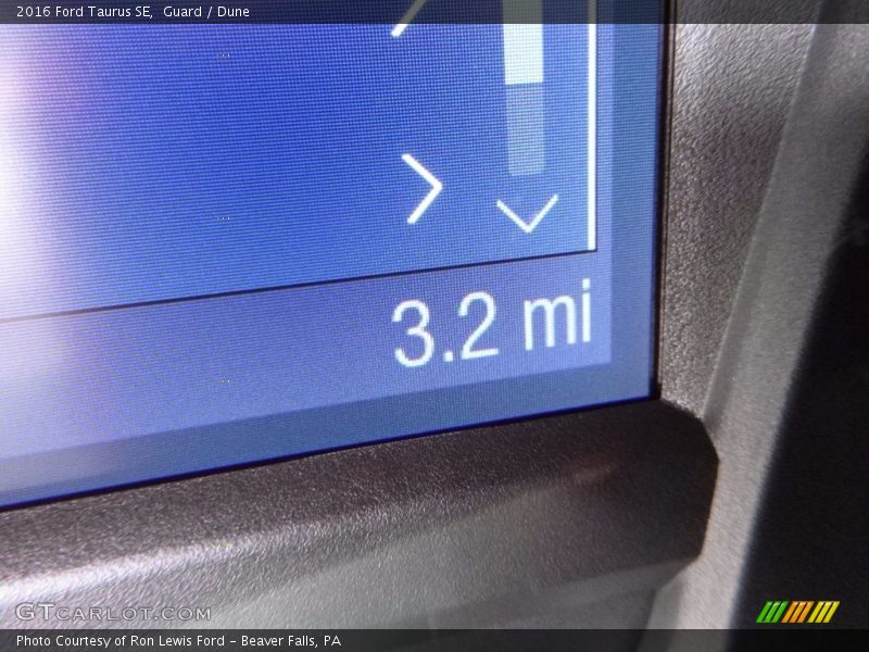 Guard / Dune 2016 Ford Taurus SE