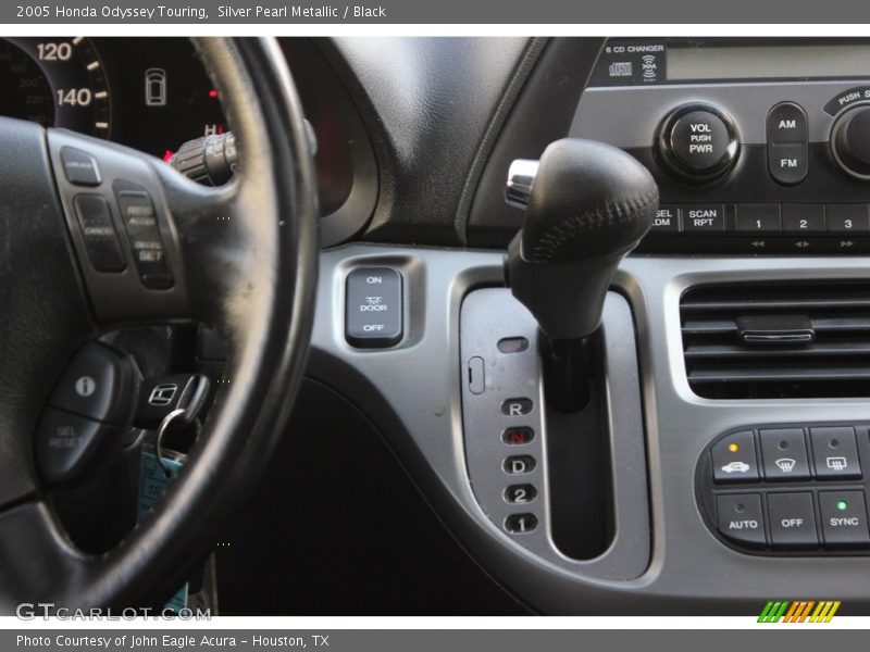 Silver Pearl Metallic / Black 2005 Honda Odyssey Touring