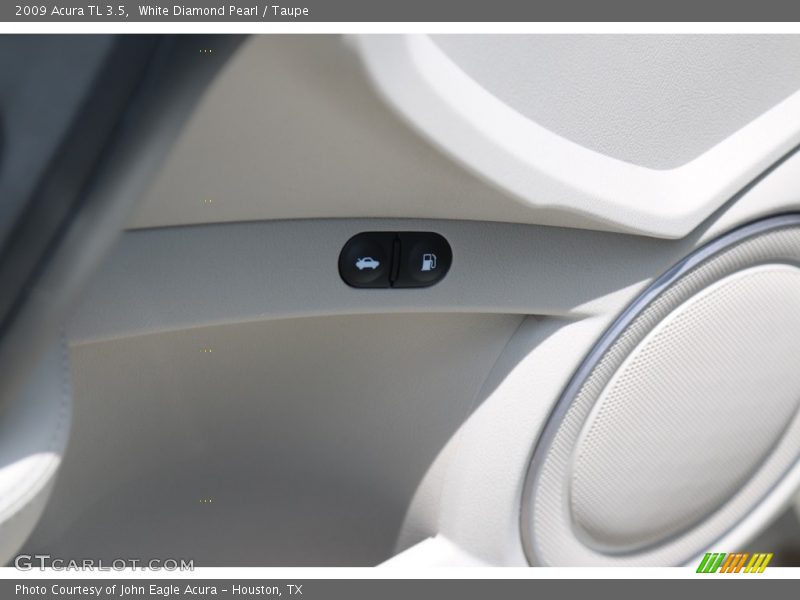 White Diamond Pearl / Taupe 2009 Acura TL 3.5